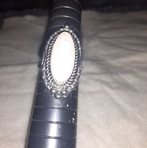 vintage oval-shaped costume ring sparkling white stone size 5